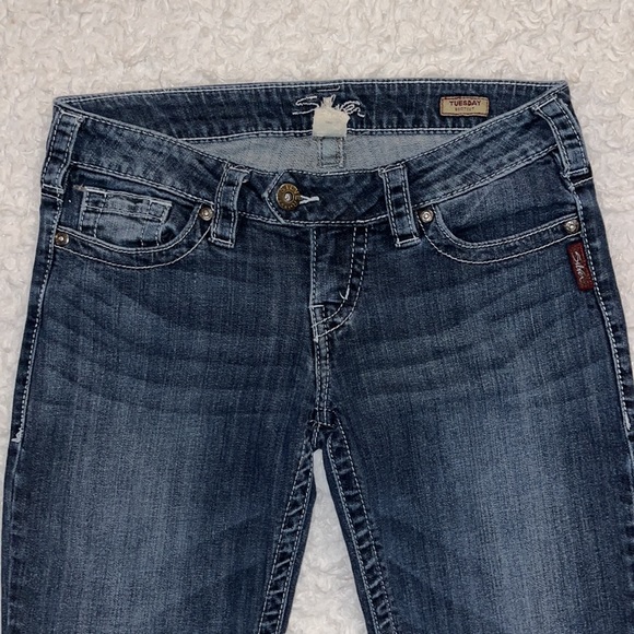 Silver Tuesday Jeans size 28 x 33 excellent condition - Picture 3 of 7